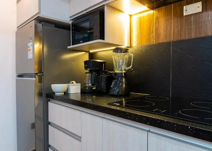 Vista Living 401 *